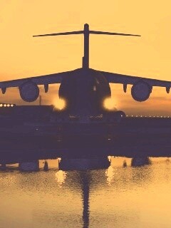 Самолет на взлетной полосе обои