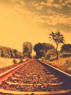 Уходящие в даль рельсы обои