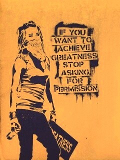 Девушка с баллончиком обои