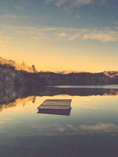 Уединенное озеро обои