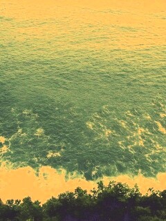 Утёс у красивого моря обои