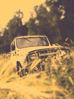 УАЗик в траве обои