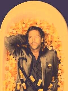 Хаус в ванне с викодином обои