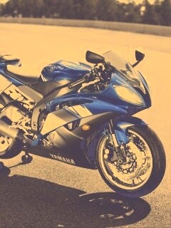 Мотоцикл Ямаха с блокиратором заднего колеса обои