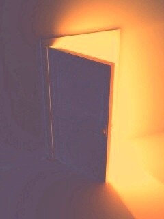 Свет из-за открытой двери обои