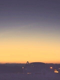 Авто на фоне заката обои