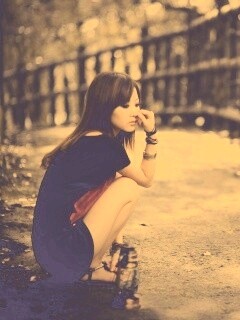 Грустная японская девушка обои