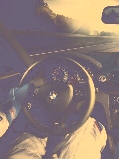 За рулём BMW обои