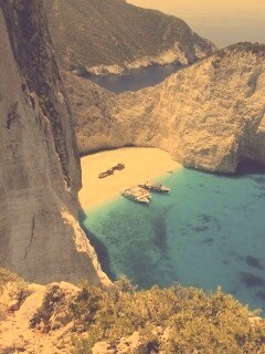 Яхты в бухте обои