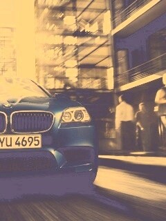 BMW покоряет городскую улицу обои