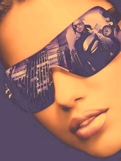 Девушка в стильных очках обои