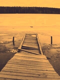 Пирс на замерзшем озере обои