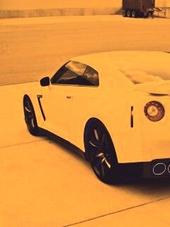 Белый ниссан обои