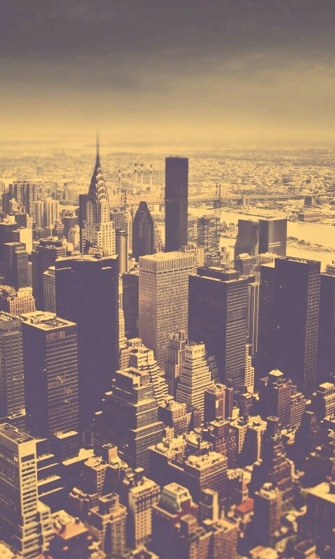 Темное небо над городом обои