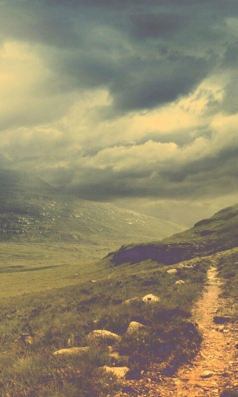 Тропинка средь холмов обои