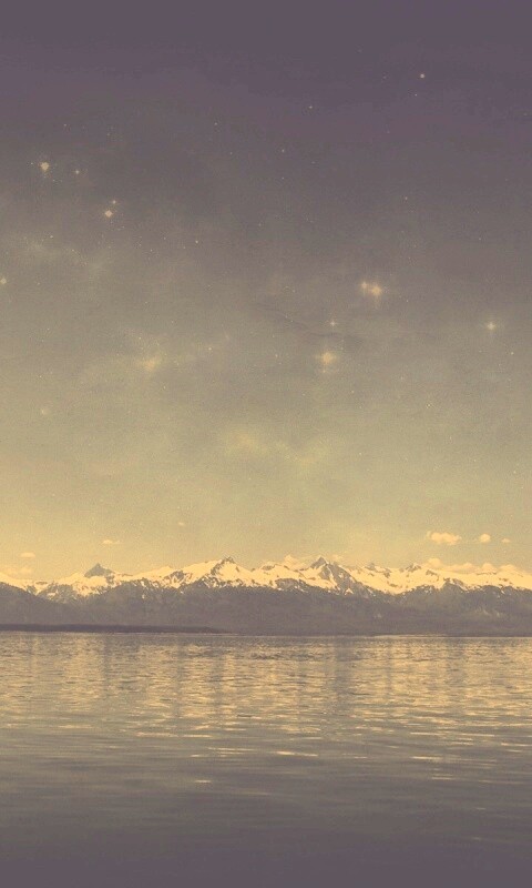 Горы за морем обои