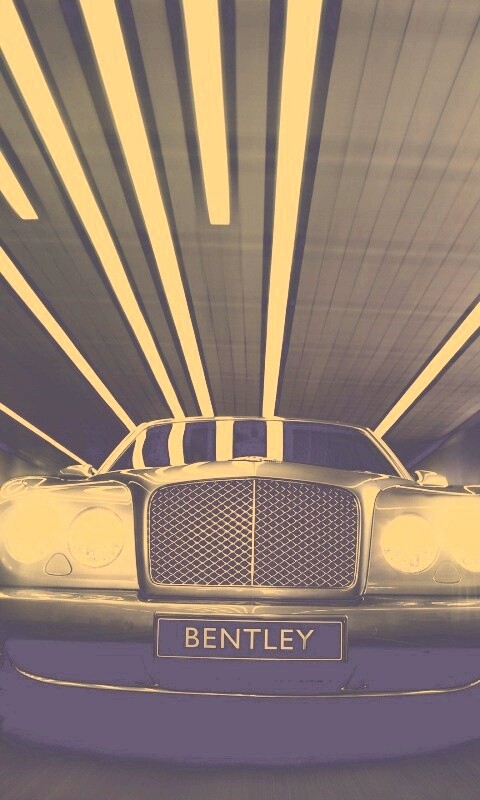 Бентли в тоннеле обои