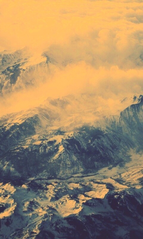 Облака в горах обои