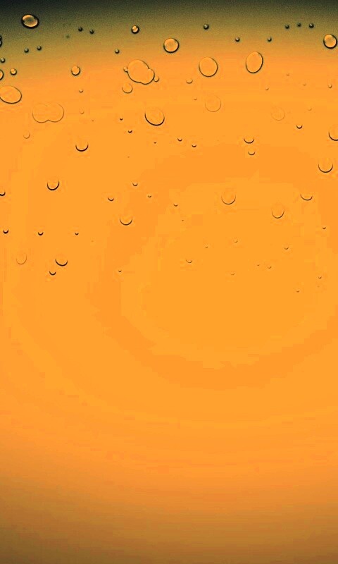 Капли на светлом фоне обои