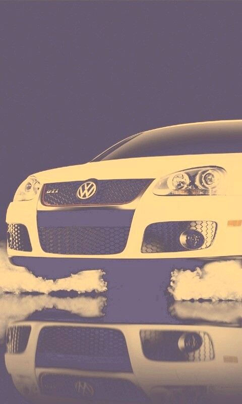 Буксующий белый Фольц обои