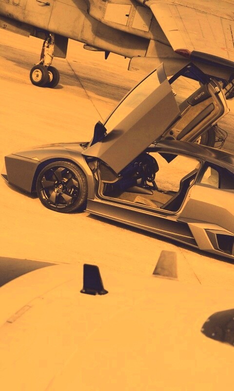 Ламборджини на военной базе обои