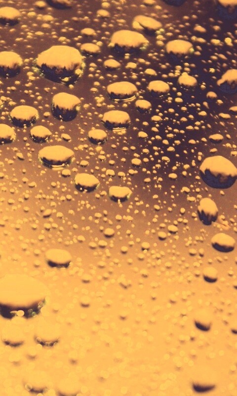 Капли воды на поверхности стекла обои