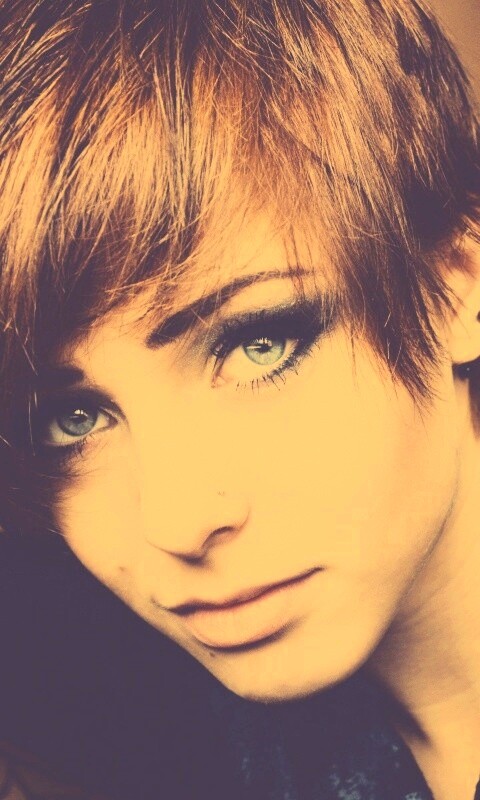 Выразительный взгляд голубых глаз обои