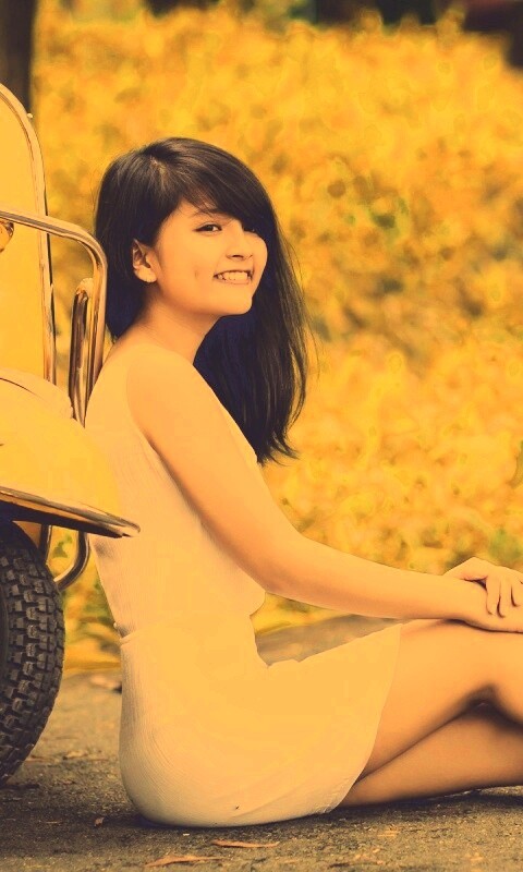 Девушка и мопед обои