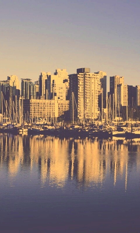 Город у воды обои