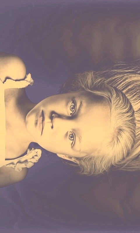 Маленькая девочка обои