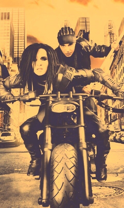 Tokio Hotel на мотоцикле обои