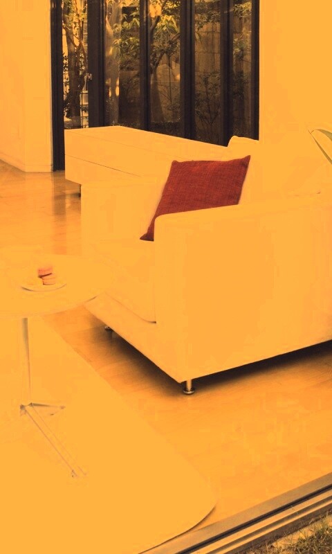 Белое кресло обои