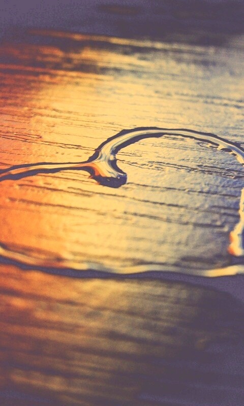 Сердечко из воды обои