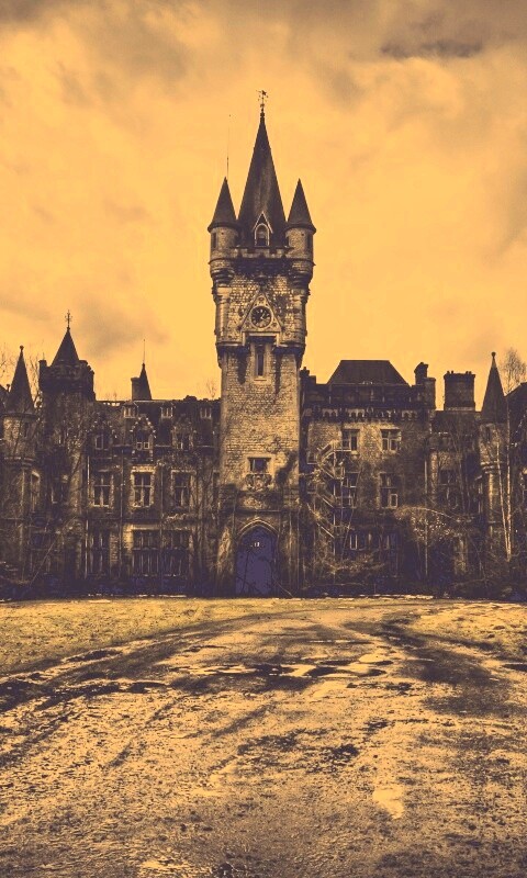 Разрушающийся замок обои