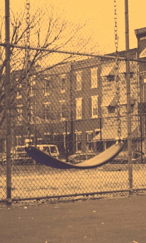 Пустые качели обои