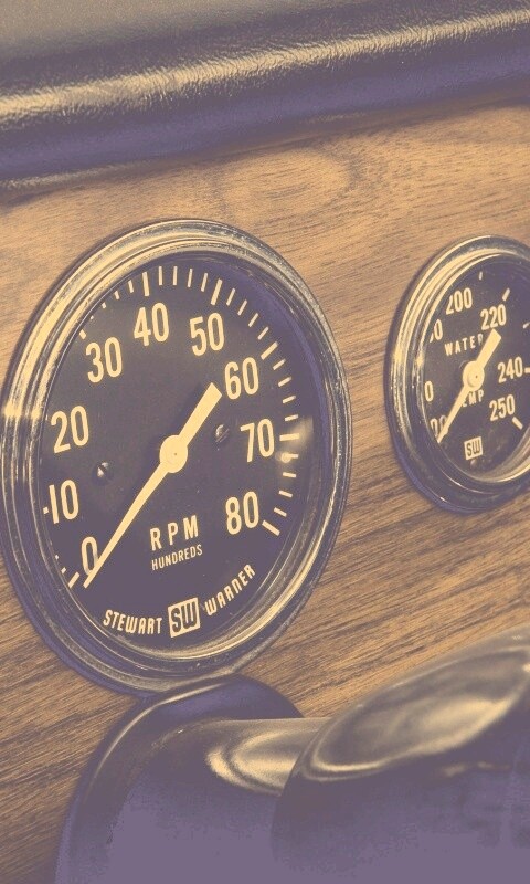 Приборная панель автомобиля Dodge обои