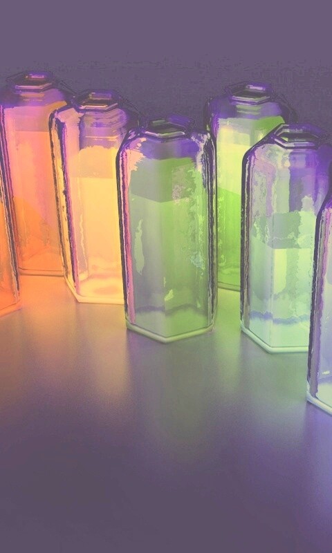 Баночки с цветными жидкостями обои