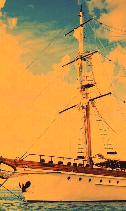 Белый парусник обои