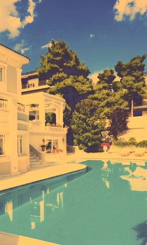 Особняк с бассейном обои