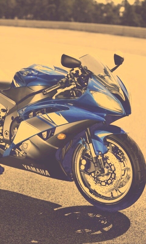 Мотоцикл Ямаха с блокиратором заднего колеса обои