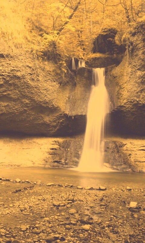 Водопад в Швейцарии обои