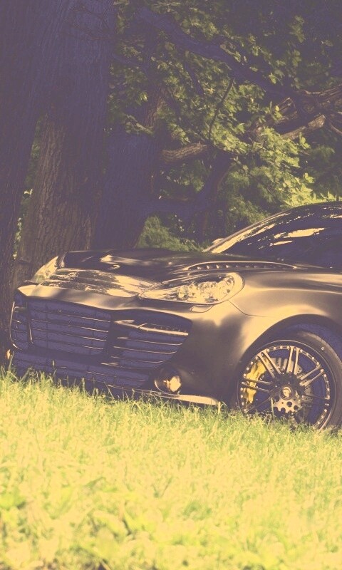 Концепт внедорожника в лесу обои