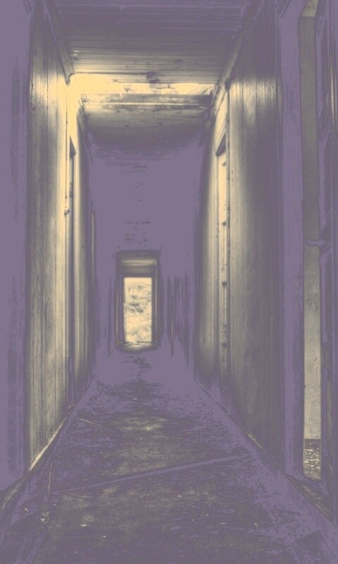 Страшный коридор обои