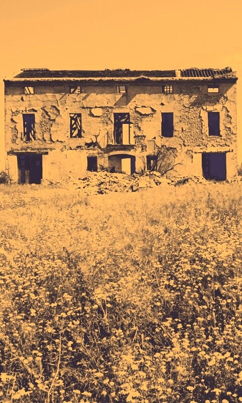 Руины жилого дома обои