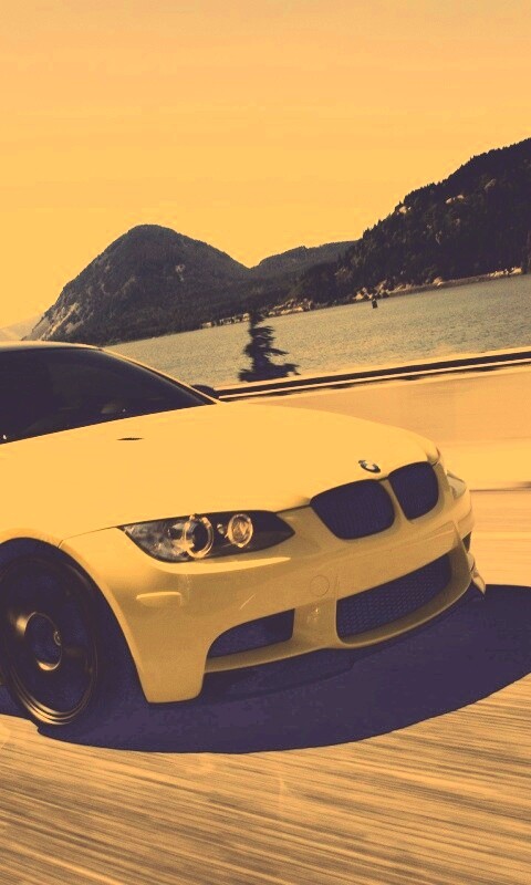 Желтый BMW обои