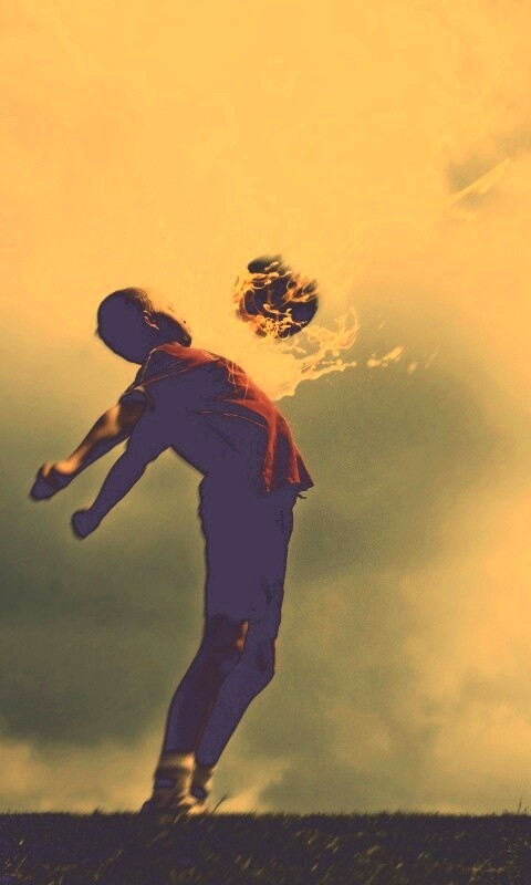 Отбил грудью обои