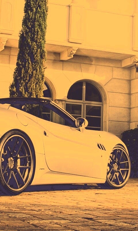 Ferarri у особняка обои