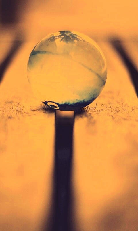 Стеклянный шарик обои