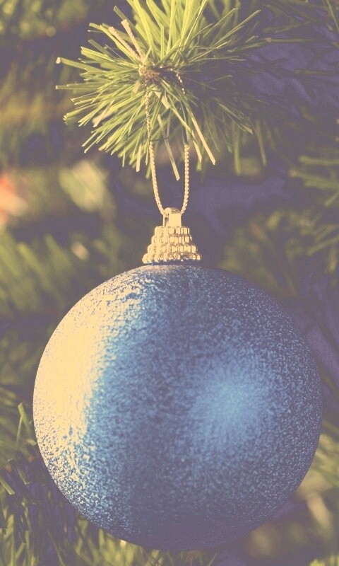 Шары на ёлке обои