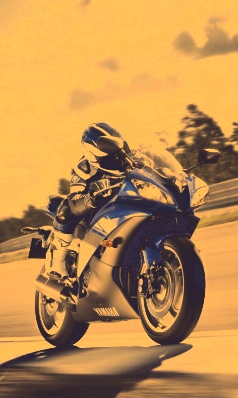Мотоциклист на треке обои